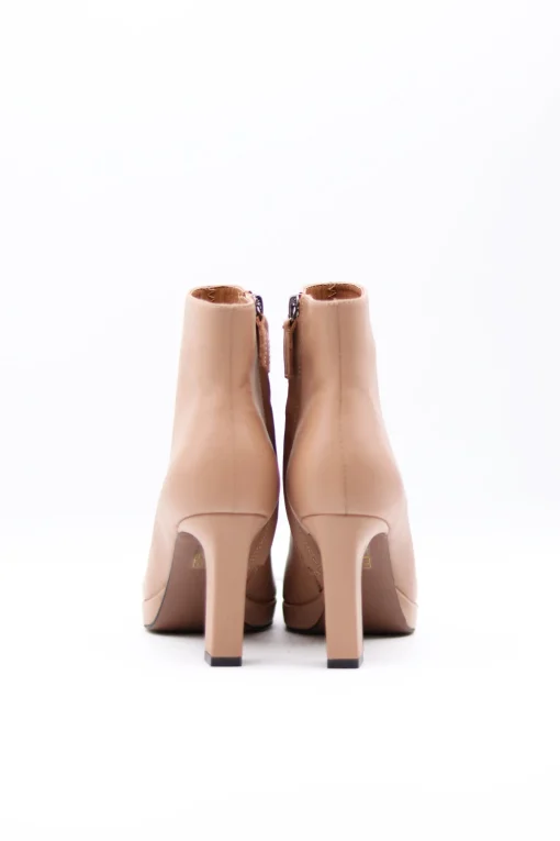 Absatz-Stiefelette nude