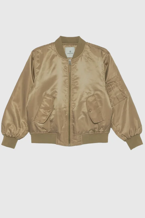 Bomber Leon