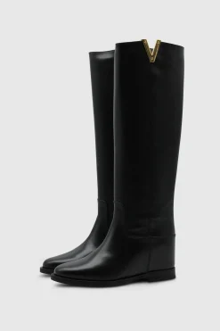 Hohe Stiefel