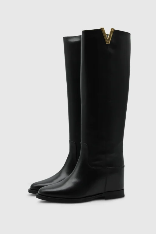 Hohe Stiefel