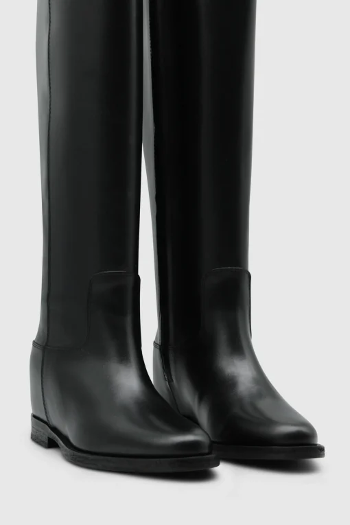 Hohe Stiefel