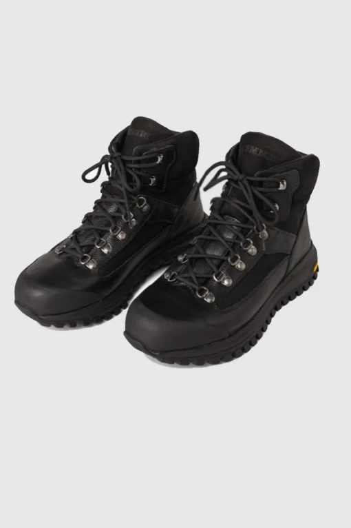 One Hiker Boot Black