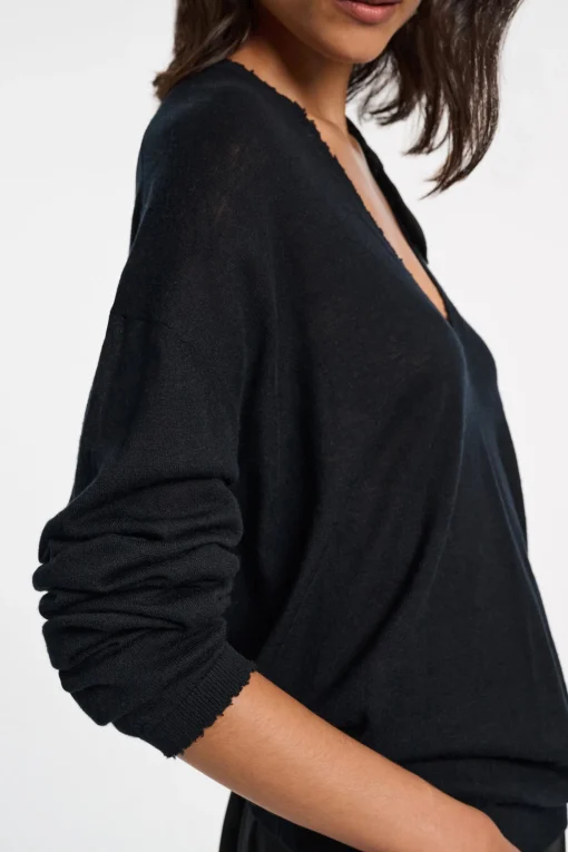 Pullover Delicate Statements