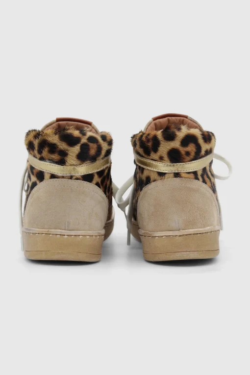 Sneaker