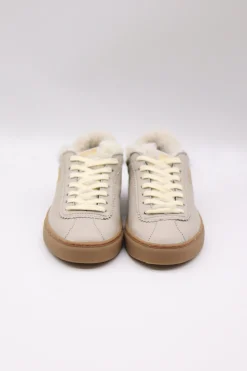 Sneaker mit Fell