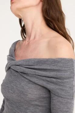 Top Off-Shoulder