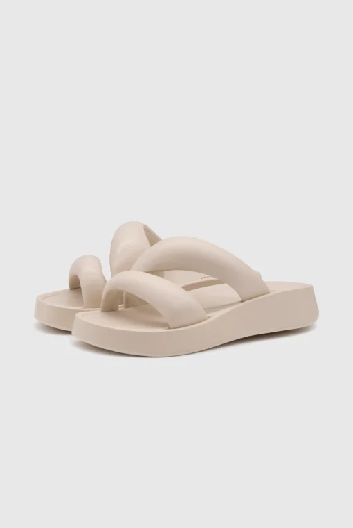 Vik Slipper Talc